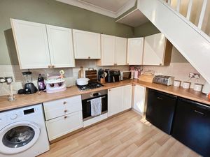 Kitchen- click for photo gallery